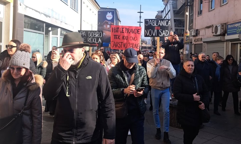 Protest građana u Zenici: “Želimo život dostojan čovjeka” FOTO