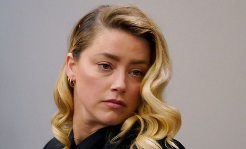 Objavila da je rodila blizance: Bivša supruga Džonija Depa “puca od sreće” FOTO