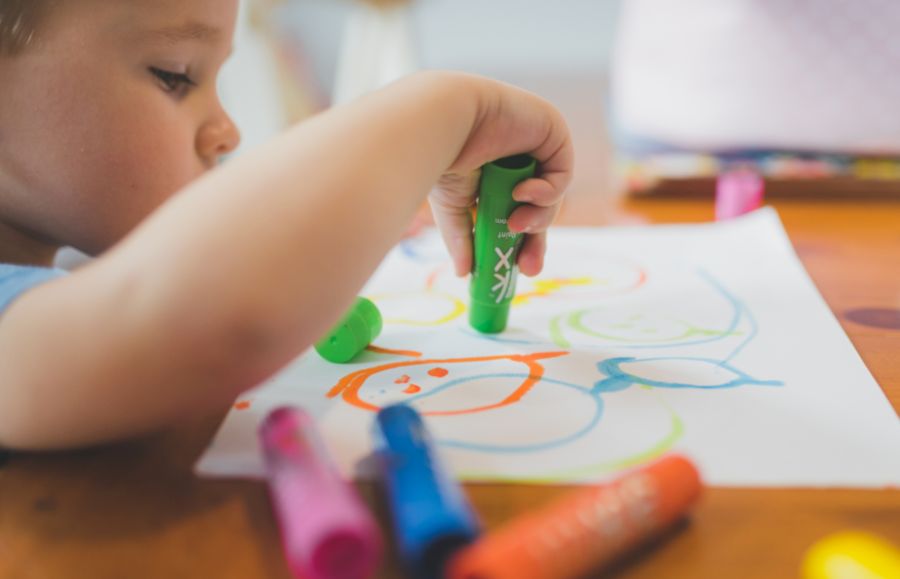 Mračna strana kreativnosti: Kako teško djetinjstvo razvija maštu