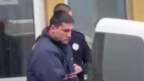 Ubica Tomića doveden na ročište, ispred Suda se okupili porodica i prijatelji: Predloženo produženje pritvora VIDEO