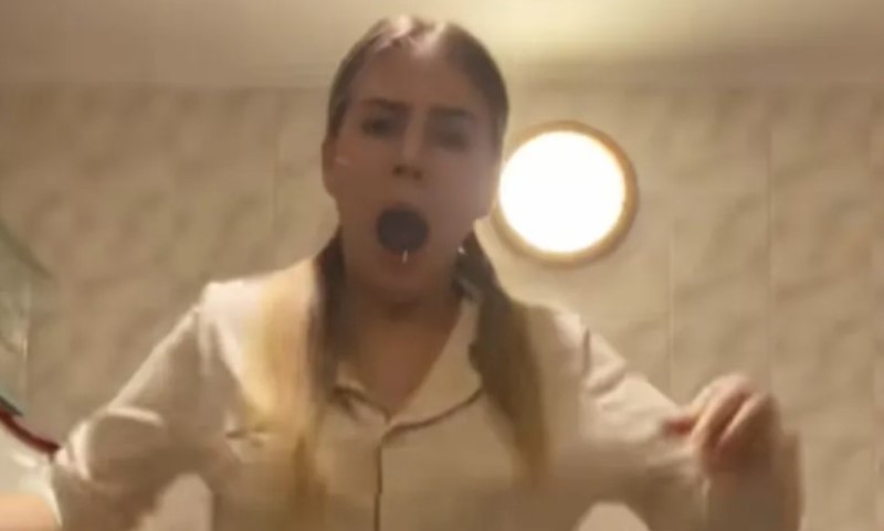 Tresla se od šoka: Djevojka doživjela horor iskustvo dok je spremala šarana VIDEO