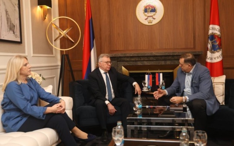 Kalabuhov o paradi u Moskvi: Veliko zadovoljstvo što su bili Dodik, Stevandić i Cvijanovićeva