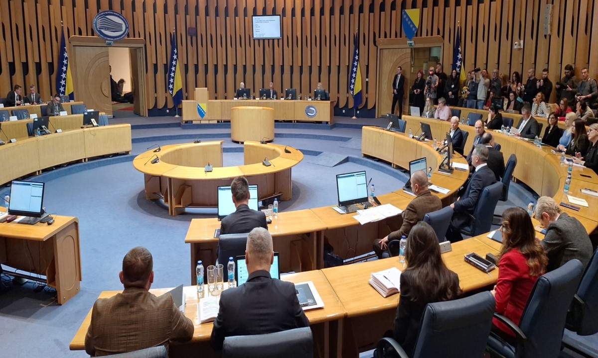 Zahtjev delegata Pendeš: Hitna sjednica Doma naroda o izmjenama Izbornog zakona BiH