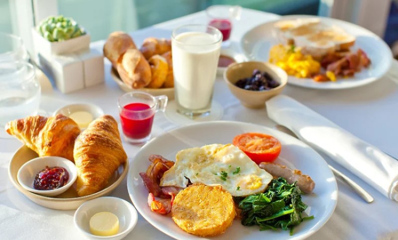 Niste sigurni šta za doručak? Saznajte da li su ugljeni hidrati ili proteini bolji izbor