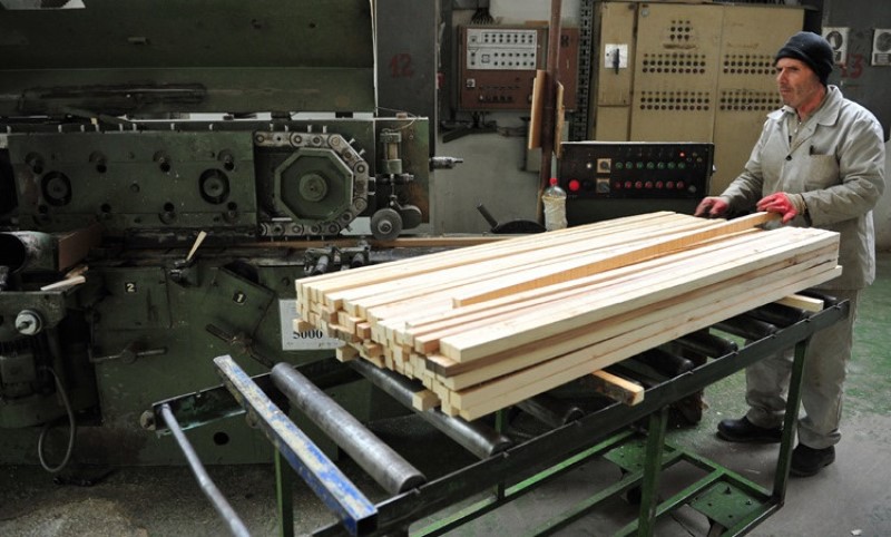 Drvoprerađivači sa zebnjom čekaju odluku Vlade Srpske: “Toliko je situacija loša”