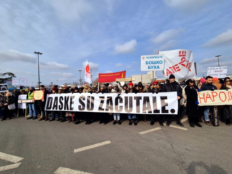 Glumci održali protest u Novom Sadu: Niški studenti se spremaju za 1. mart