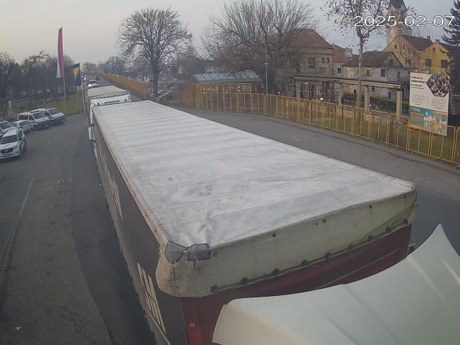 Vozači, na put krenite “naoružani strpljenjem”: Gužve na ovim graničnim prelazima u BiH