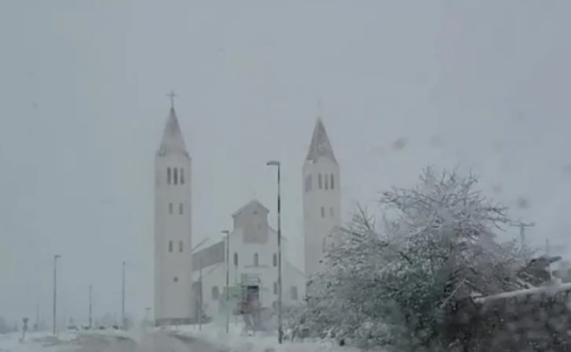 “Evo Snježo opet snjegova…”: Idilični bijeli prizori stižu iz ovog dijela BiH VIDEO