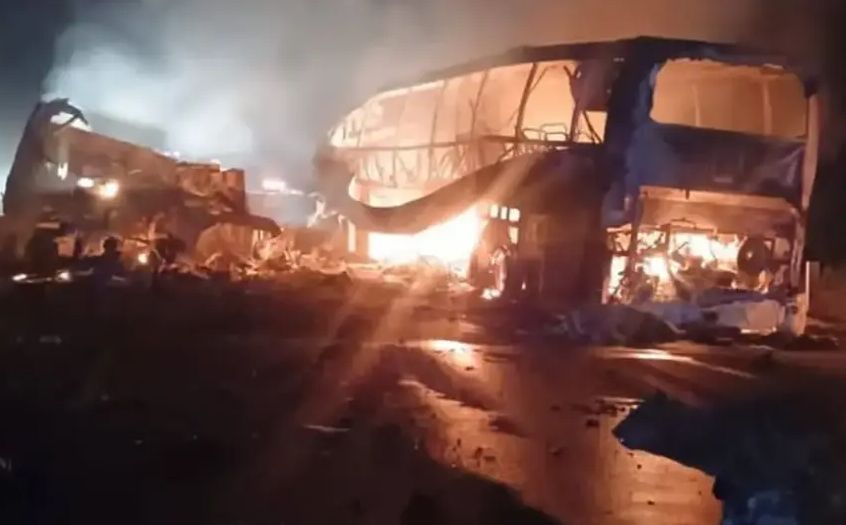 Najmanje trideset mrtvih u jezivoj autobuskoj nesreći VIDEO