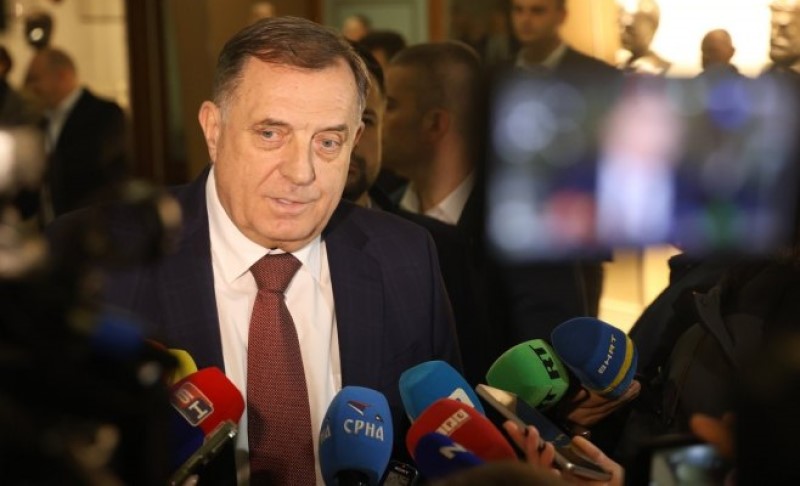 Dodik ponovio da vlast neće oklijevati: “Neposlušnim radnicima” iz Srpske konfiskovati imovinu