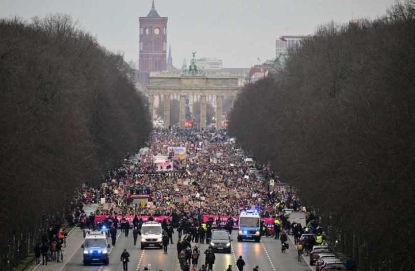 Protesti u Njemačkoj: Više od 160.000 ljudi na ulicama Berlina