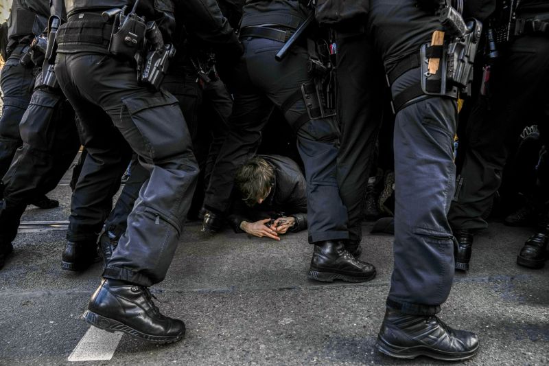 Haos na ulicama Njemačke uoči izbora: Sukobi s policijom u više gradova VIDEO