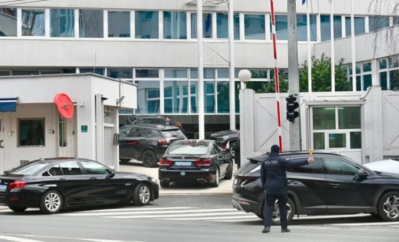 Šmit objavio izjavu o sastanku sa ambasadorima PIC-a: Vladajuća koalicija u RS nastoji destabilizovati institucije