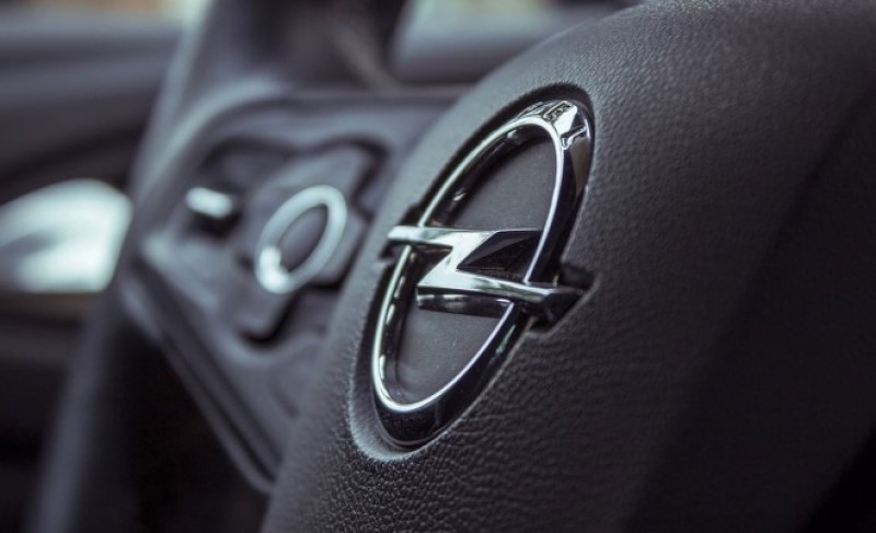 Postoji veliki rizik od povreda: Popularni automobil povlači se sa tržišta Srbije