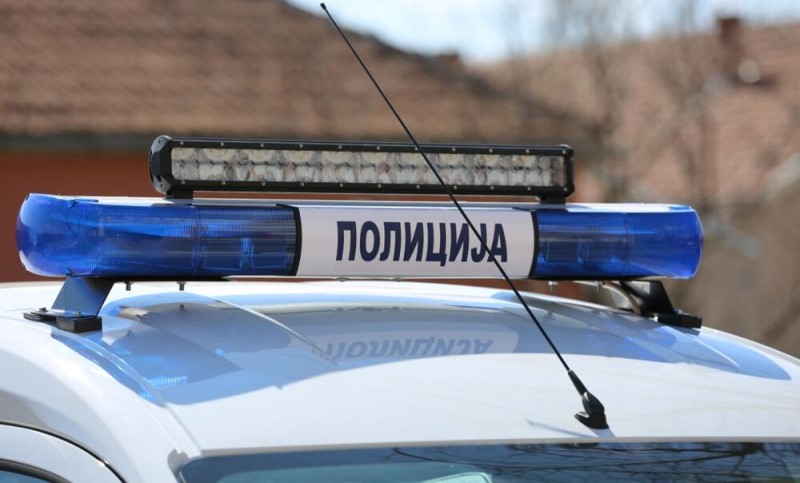 Uhapšeni prevaranti: Nudili kupcima ajfone, pa im slali mirisne svijeće i dezodoranse