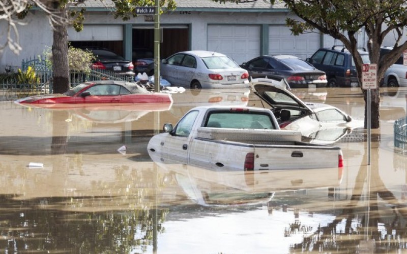 Ulice prekrivene blatom: Јužna Kalifornija pogođena poplavama i klizištima