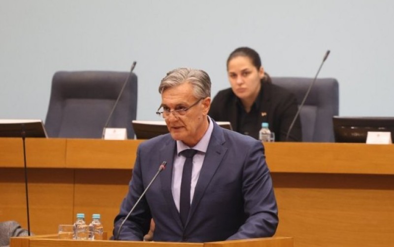 Karan poručio u NSRS: Legalizovati oružje i povećati bezbjednost građana