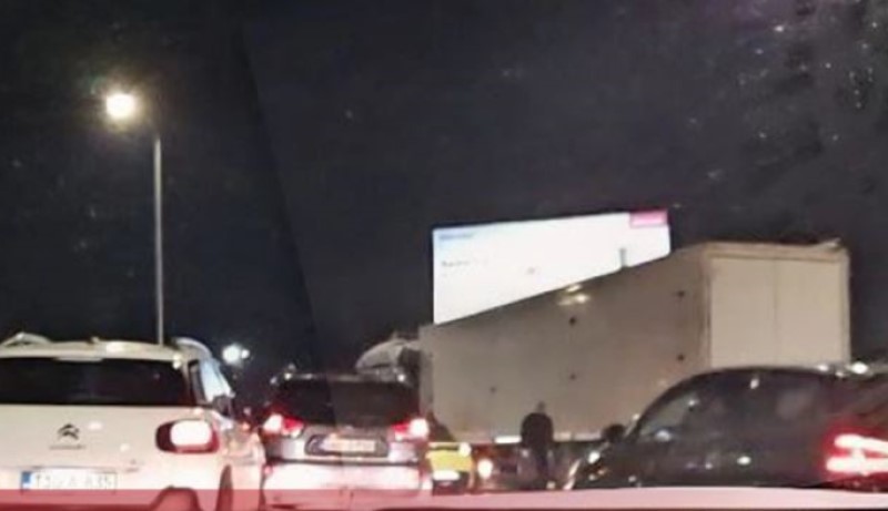 Policija izvršila uviđaj: Zbog udesa u banjalučkom kružnom kolaps sat vremena