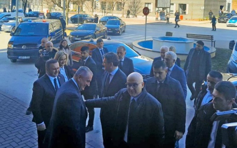 Premijeri Srpske i Srbije u Istočnom Sarajevu: Sastanak sa Ćosićem, Katićem i Božovićem