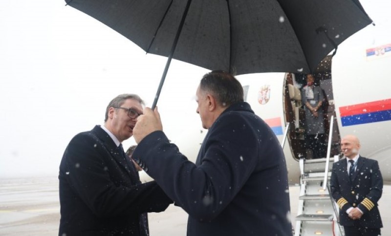 Vučić otišao! Predsjednik Srpske ispratio lidera Srbije sa banjalučkog aerodroma FOTO