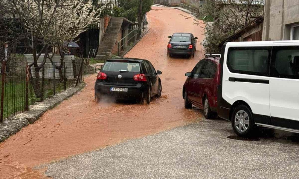 Stanovništvo u strahu: Vodena bujica na padinama Sarajeva FOTO