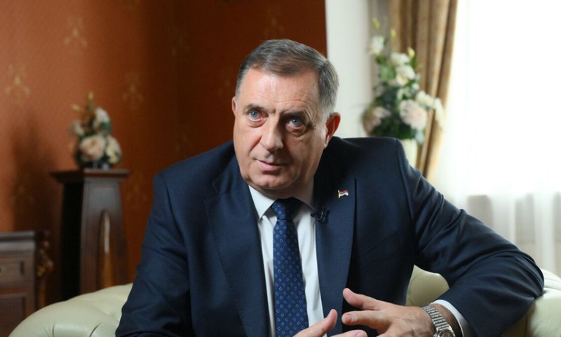 Dodik čestitao Božić: Praznični dani da donesu mir, zdravlje i radost
