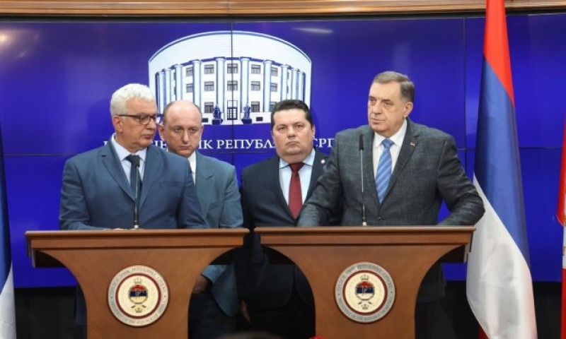 Dodik zahvalio Mandiću i Kneževiću na podršci: Važno je pokazati sabornost