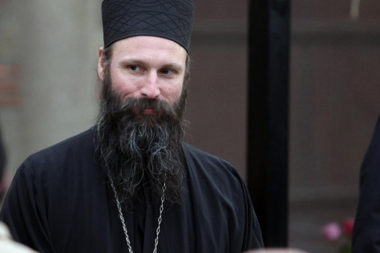 Episkop Ilarion studentima: Molitvom i mirom prigrlite svakoga