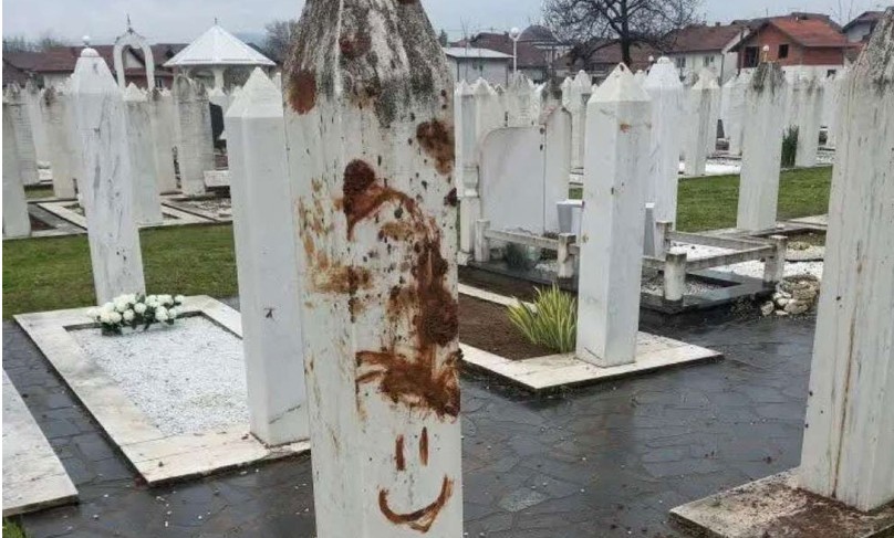 Maloljetnici identifikovani: Oštetili spomenike na muslimanskom groblju