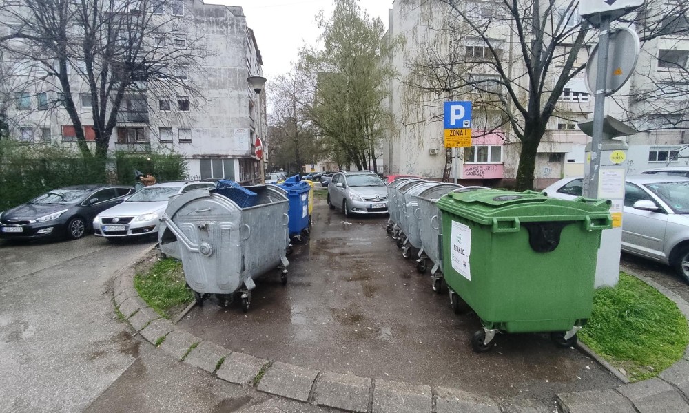 “Čistoća” i “Dep-ot” poslušali odbornike: Kontejneri u centru grada jutros bez smeća FOTO