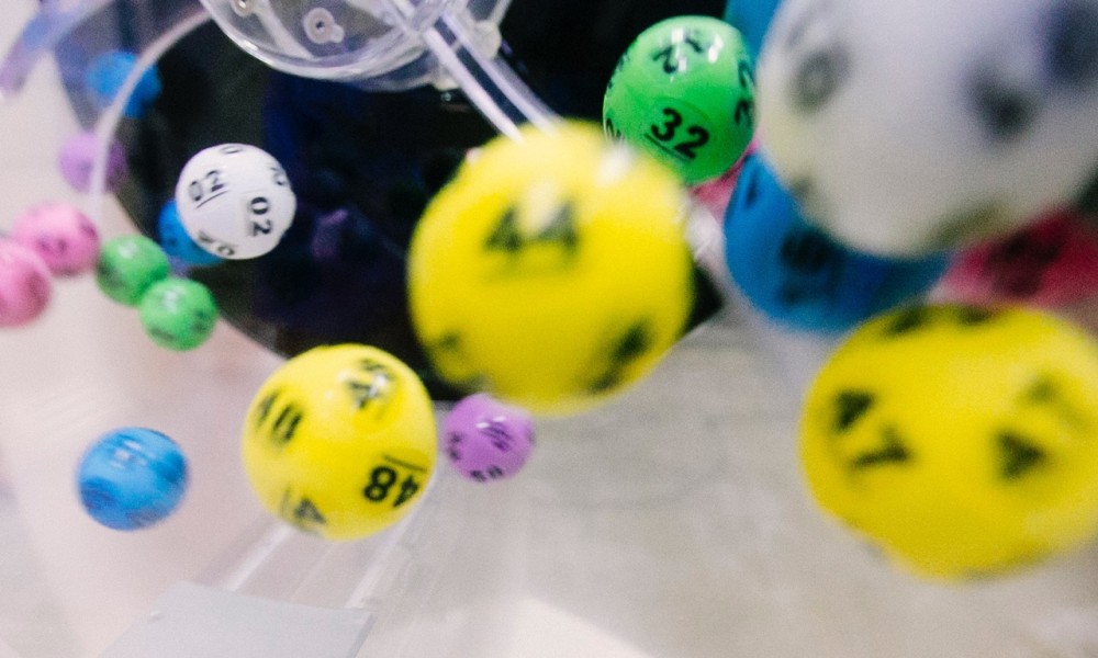 Uzeo 23 miliona evra! Evo koji brojevi su igraču donijeli sreću na lutriji