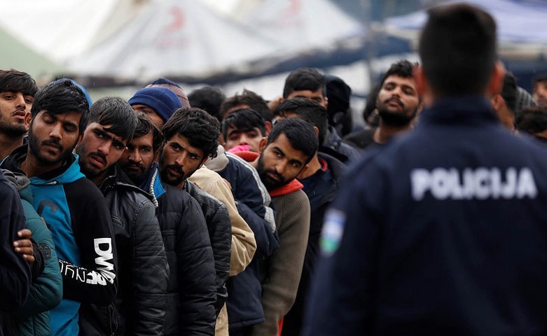 Ličani ustali protiv migrantskog centra: U BiH niko ni prstom da mrdne