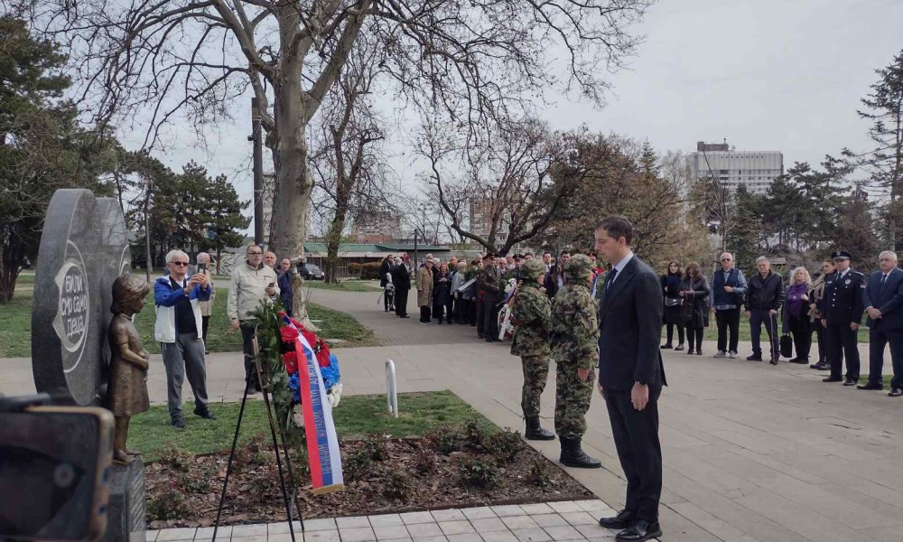 Sjećanje na stradale: Vijenci položeni kod spomenika djeci ubijenoj u NATO agresiji