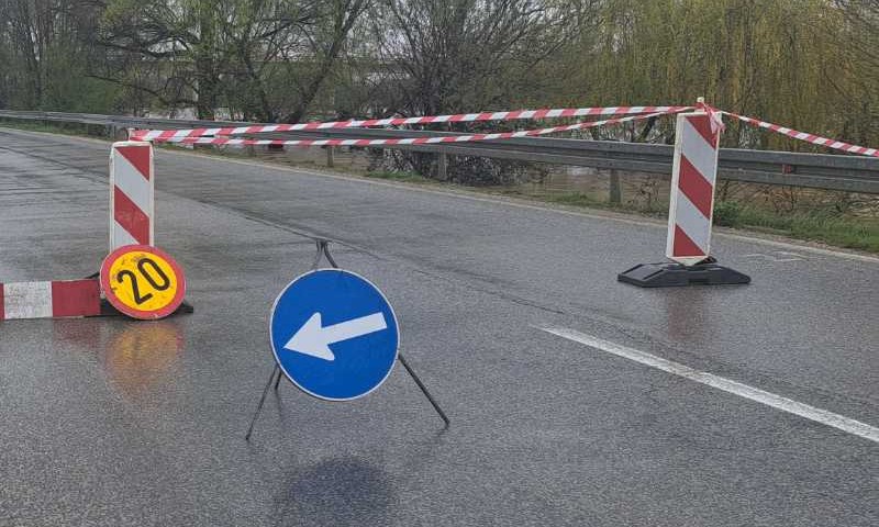 Novi izvještaj iz AMS-a: Spisak obustave saobraćaja zbog poplave sve duži