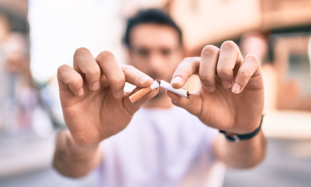 Nova uredba: Zabranjeno pušenje u parkovima, na plažama i autobuskim stajalištima