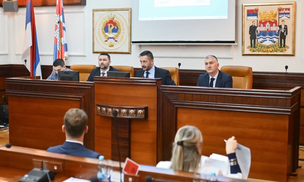 Hoće li parking sutra doći na red? Osim smeća, pred banjalučkim odbornicima još 35 tačaka