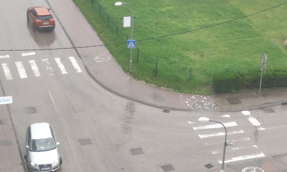 Pojačajte oprez! Zadržava se veća količina vode na kolovozu