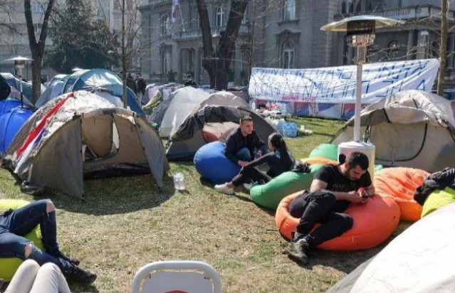 Gruba diskriminacija: Studenti najavili krivičnu prijava protiv dekana