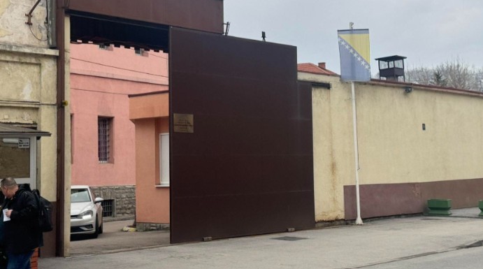 Policija u akciji: Pretres u KPZ Tuzla zbog droge