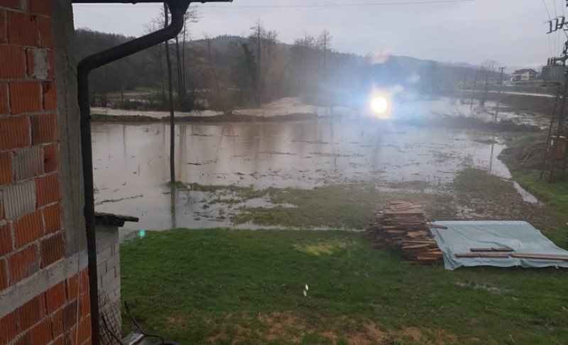Potok Balatin već prijeti okolnim kućama: U Čelincu proglašena vanredna situacija
