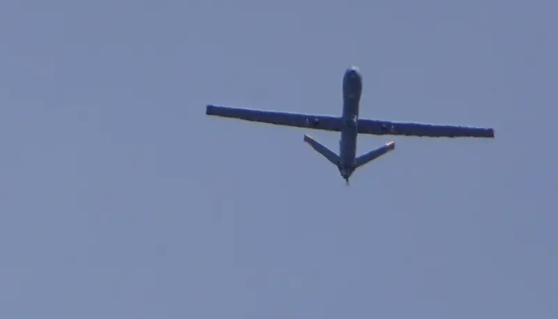 Predstavljen dron presretač: Malim raketama ruši druge dronove