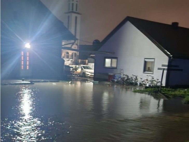 Vanredna situacija u Laktašima: Voda ušla u kuće, evakuisana porodica u Jablanu