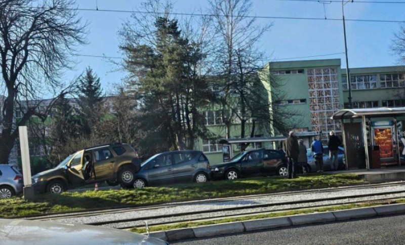 Lančani sudar u BiH! U nesreći učestvovalo čak 10 automobila, ima povrijeđenih