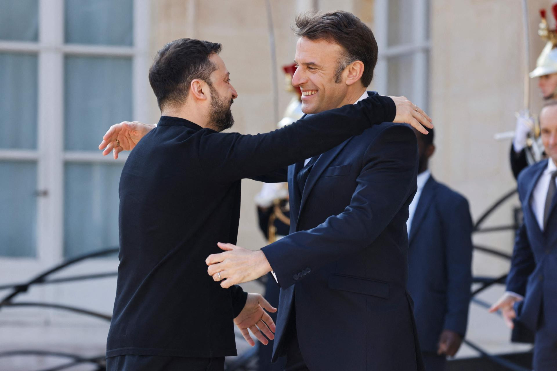 Zelenski u Parizu: Makron obećava borbene avione, PVO sisteme i drugo oružje