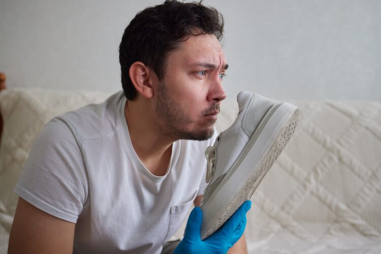 Kako da na efikasan način uklonite neprijatan miris iz obuće?