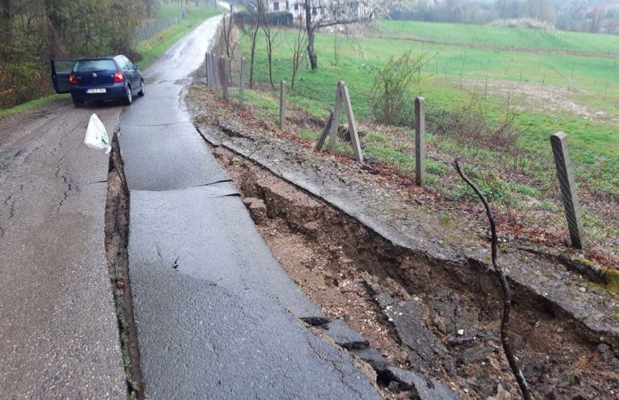 Voda se povukla i ostavila ogromnu štetu u gradiškom Potkozarju