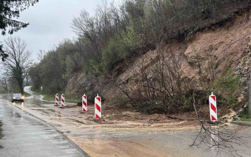 Teška situacija u Priječanima: Zatvoren saobraćaj preko Trnskog mosta VIDEO