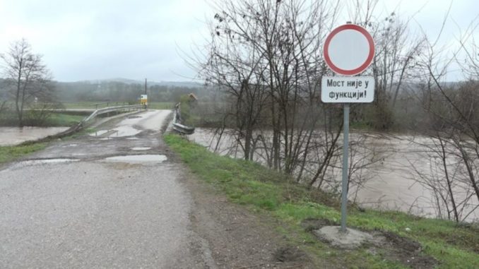 Nekoliko zaplavljenih domaćinstava u Prnjavoru: Stambeni objekti nisu ugroženi