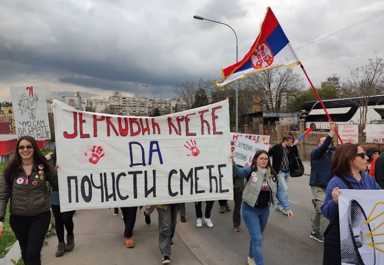 Protest ispred Informera: Studenti spremaju gulaš, odabrali ovo jelo, jer „malo duže treba da se dinsta“