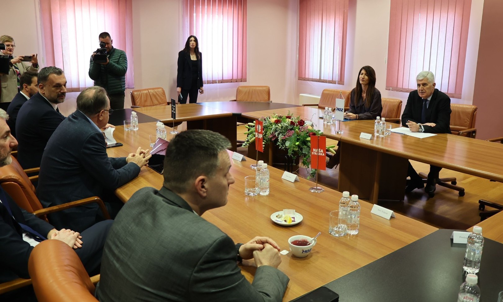 Razgovor o aktuelnoj političkoj situaciji: Čović na sastanku sa liderima “Trojke” u Mostaru